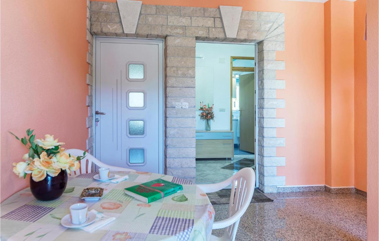 2 Bedroom Lovely Apartment In Labin Exterior photo