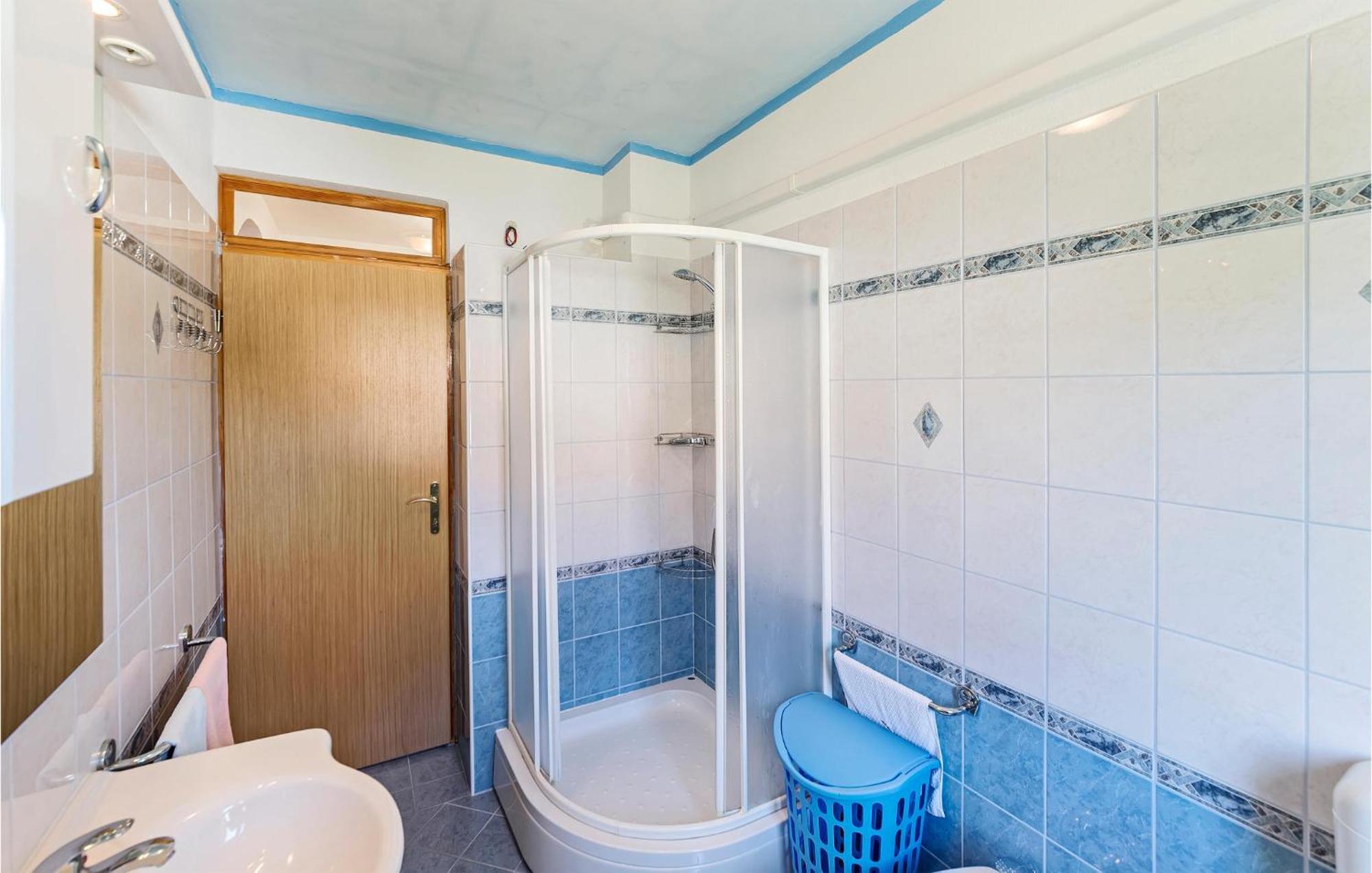 2 Bedroom Lovely Apartment In Labin Exterior photo