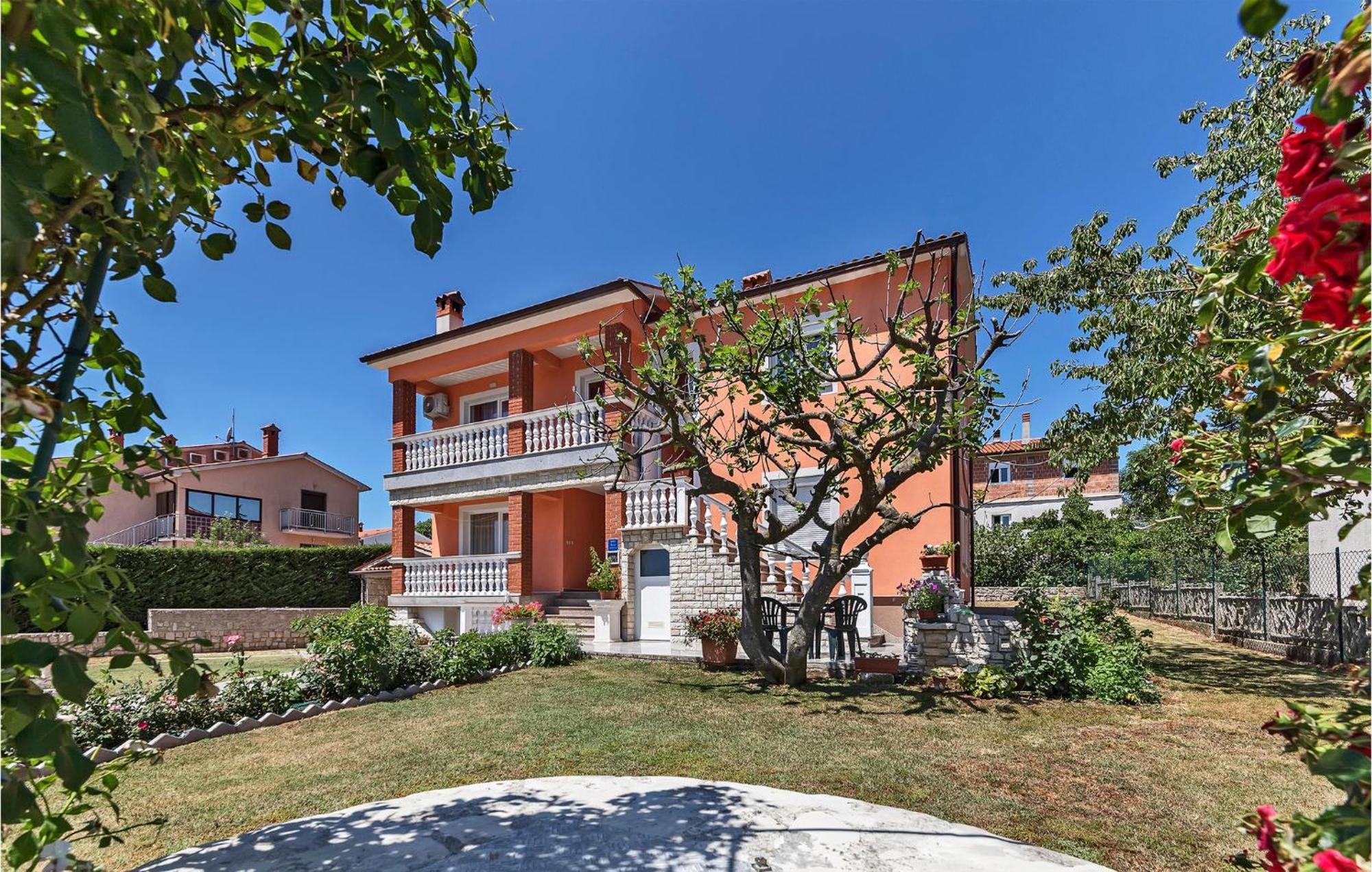 2 Bedroom Lovely Apartment In Labin Exterior photo
